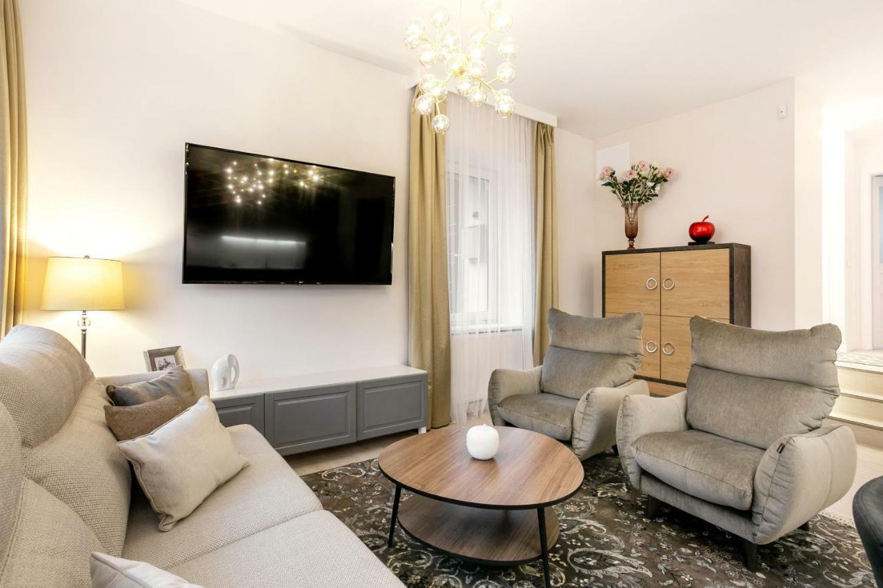 Luxury For Everyone - Hills Park Lux Apartments 3 VNO Buitenkant foto
